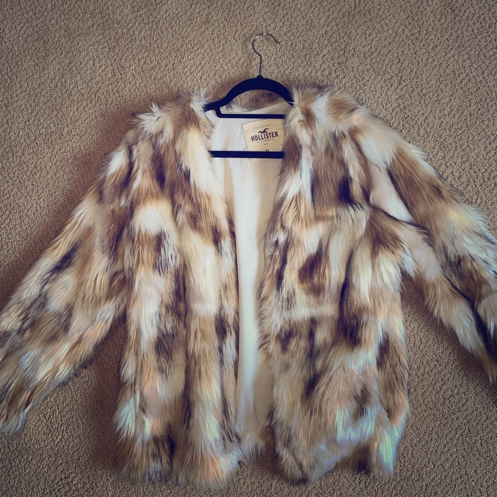FUR COAT FROM HOLLISTER